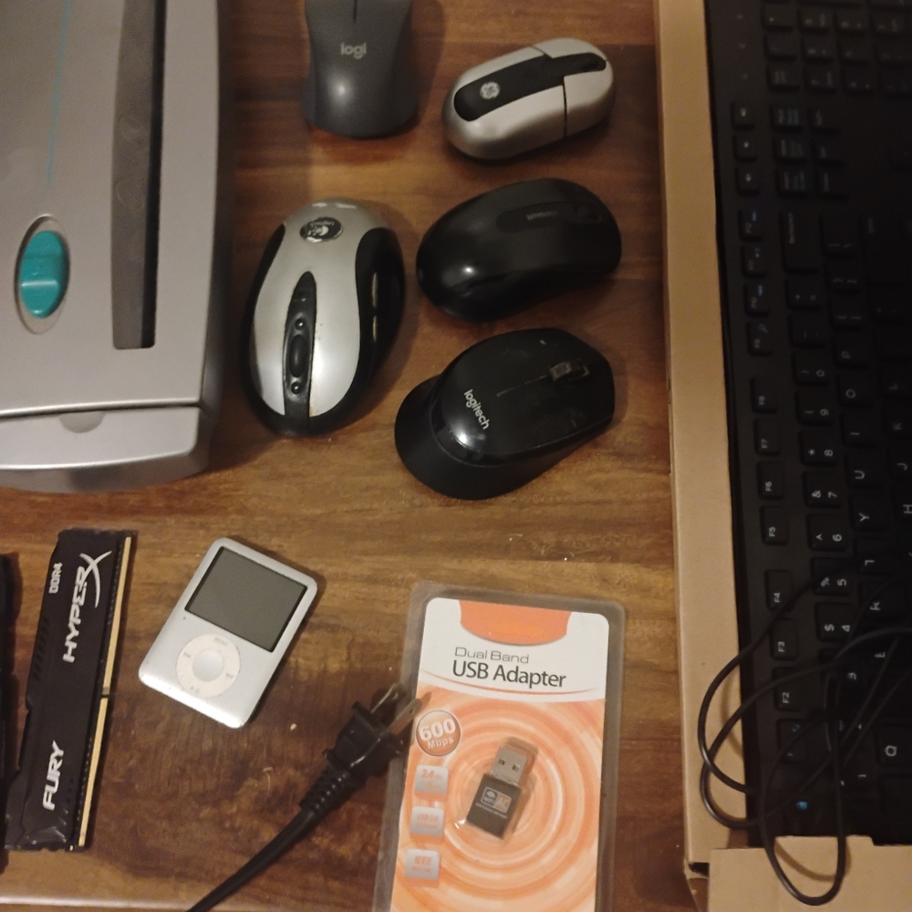 Random computer stuff - Picture 8 of 13